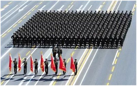 建軍節！你守衛國家，我們守護你，華全致敬最可愛的人！